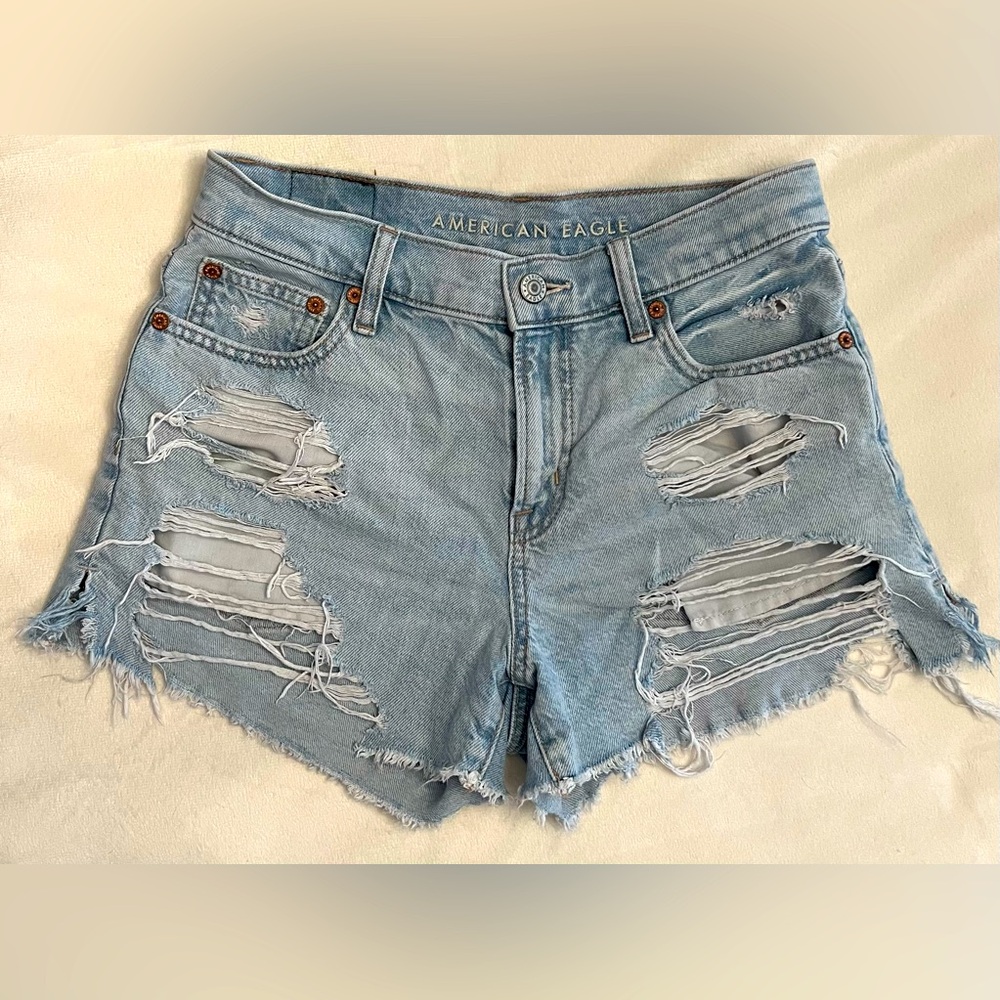 American Eagle Outfitters Women’s Size 0 Blue Distressed 90s Boyfriend Shorts